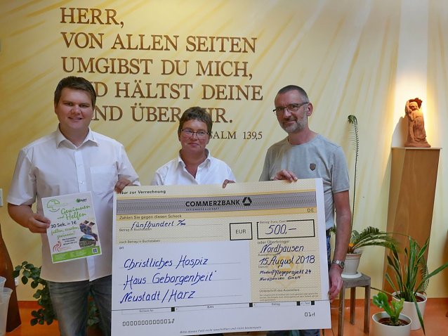 Bild: .l.n.r.  Riccardo Ro&szlig;mell, Birgit Ro&szlig;mell, Hans-Christoph Wisch. Foto: Christliches Hospiz Haus Geborgenheit