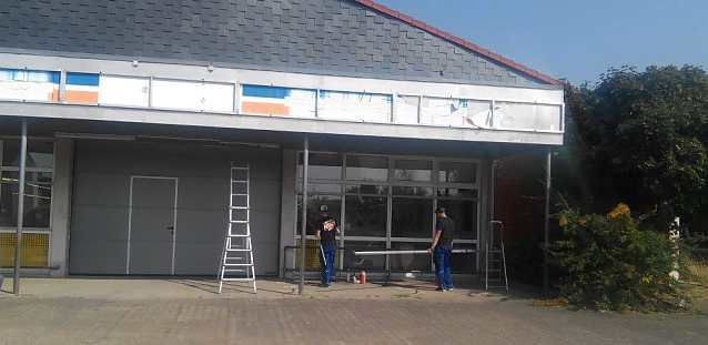Bild: Gegenw&auml;rtig sind Handwerker zugange, um den ehemaligen Penny-Markt in der Grenzstra&szlig;e f&uuml;r ein neues Leben vorzubereiten