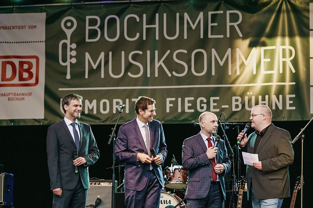 Bild: r&ouml;ffnung Bochumer Musiksommer v.l.n.r.: Kai Buchmann, Oberb&uuml;rgermeister Nordhausen, Thomas Eiskirch, Oberb&uuml;rgermeister Bochum, Mario Schiefelbein, Gesch&auml;ftsf&uuml;hrer Bochum Marketing GmbH, Ansgar Borgmann, Radio Bochum