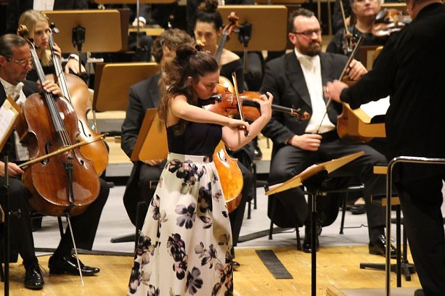 Bild: Virtuos im ersten Sinfoniekonzert