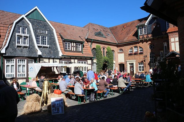 Bild: 1. Erntedankfest in der Echten Nordh&auml;user Traditionsbrennerei