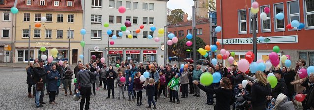 Bild: Flashmob der Liebe auf dem Marktplatz