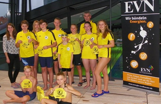 Bild: Pullkicks und Badekappen von der EVN