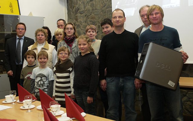 Bild: 40 Computer f&uuml;r F&ouml;rdervereine