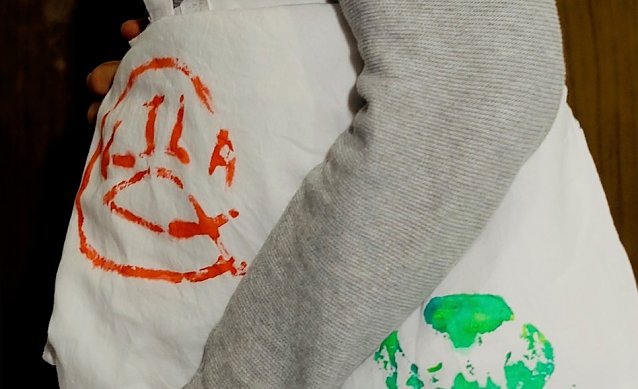 Bild: Bunte Beutel im Kinder-Kirchen-Laden