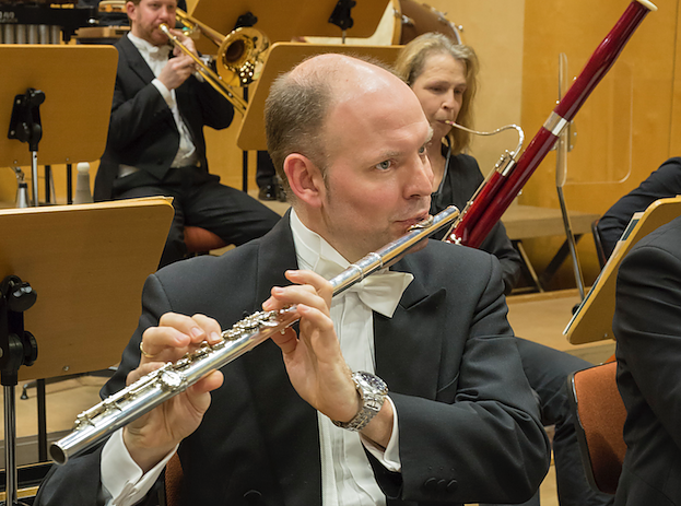 Bild: Fl&ouml;tist Christian Schildmann und ein Streichtrio des Loh-Orchesters spielen Kammermusik im Kunsthaus