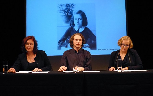 Bild: v. li. Eva Lankau, Christopher K&uuml;gelgen und Daniela Bethge