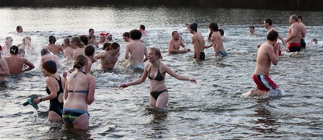 Bild: Eisiges Baden