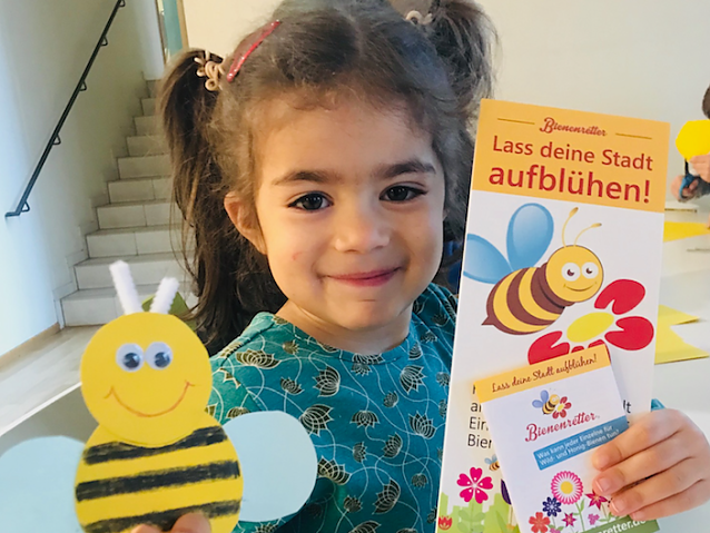 Bild: Junge Bienensch&uuml;tzer an der Evangelischen Grundschule