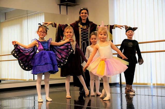 Bild: Fasching im Tanzstudio Radeva