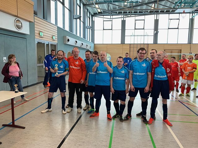 Bild: Das sportliche Jahr begann f&uuml;r die Fu&szlig;baller der Nordth&uuml;ringer Werkst&auml;tten mit einem Erfolg