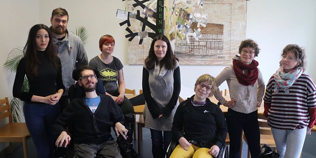 Bild: Ein selbstbestimmtes Leben ist m&ouml;glich, sie wollen zeigen wie es gehen kann. v.l.: Siham Harouga, Alexander Krankenberg, David Gothe, Johanna Kaufhold, Christiane Marx, Merle Flemming und Frau Kindervater
