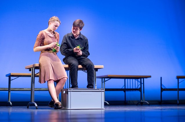 Bild: Josephine Molis (Doro), Yves Pascal Bornemann (Oliver)