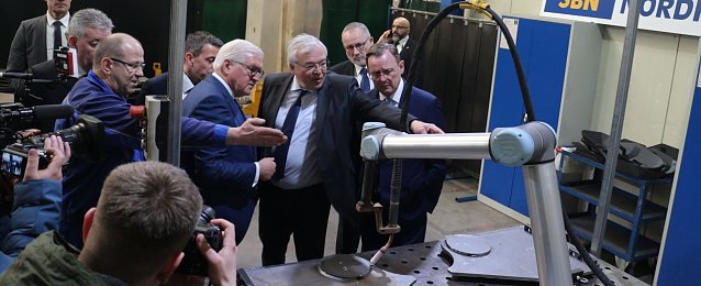 Bild: Bundespr&auml;sident Frank Walter Steinmeier zu Besuch bei Schachtbau Nordhausen