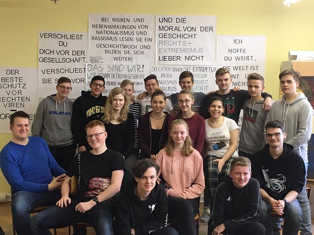 Bild: Besonders die Sch&uuml;ler des Kurses f&uuml;r Gesellschaftswissenschaften konnten ihre Eindr&uuml;cke in einem Projekt gegen Rechtsextremismus verarbeiten. 