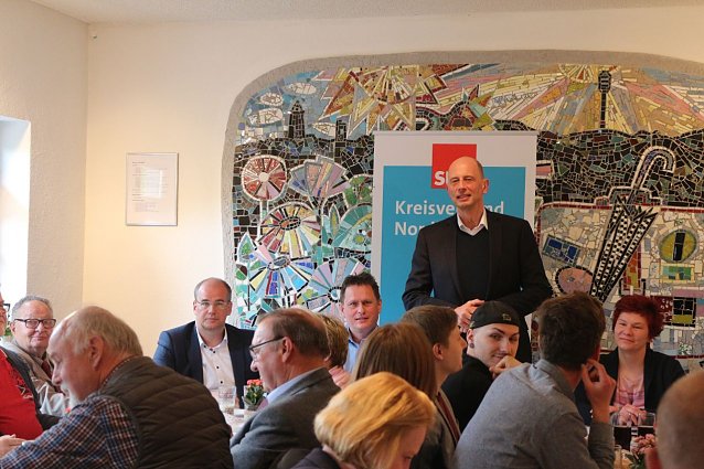Bild: Gastredner Wolfgang Tiefensee