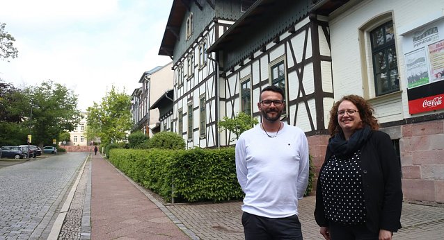 Bild: Der neue Gesch&auml;ftsf&uuml;hrer des Kreisjugendring Nordhausen, Thomas Herwig, mit der Vorstandsvorsitzenden Anja Finke