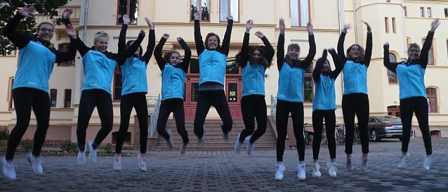 Bild: Ab ins Finale! - Die Schwimmerinnen des Humboldt-Gymnasiums fahren nach Berlin