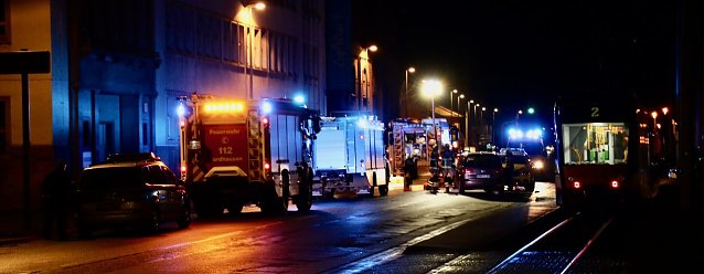 Bild: Pkw mit Stra&szlig;enbahn kollidiert