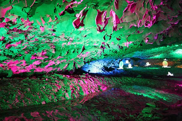 Bild: Die Barbarossah&ouml;hle &ouml;ffnet farbenpr&auml;chtig n&auml;chste Woche