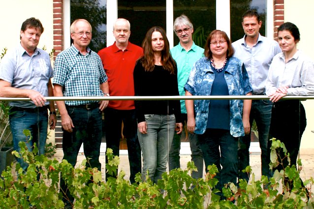 Bild: Das arko-Team in der Riemannstr. 1 a (ganz links Michael Becke, ganz rechts Pia Wienrich)
