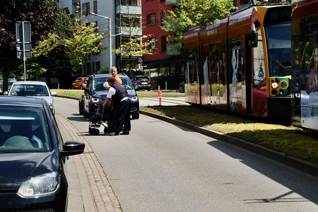 Bild: Stra&szlig;enbahn-Stau in der Rautenstra&szlig;e