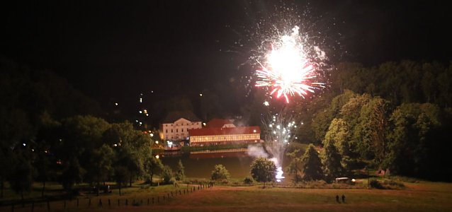 Bild: Teich in Flammen