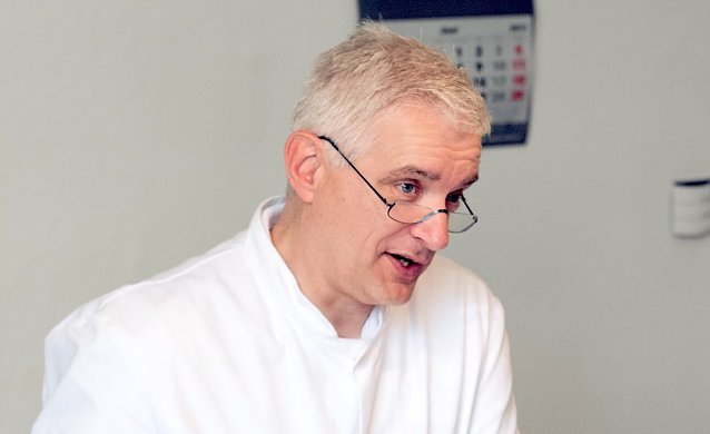 Bild: Dr. med. Steffen Kohler, &Auml;rztlicher Direktor und Chefarzt f&uuml;r Orthop&auml;die