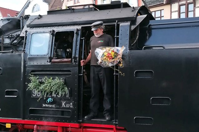 Bild: Dietmar Sch&uuml;ler an seinem Arbeitsplatz