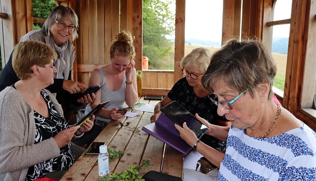 Bild: Frauenfr&uuml;hst&uuml;ck in der Natur