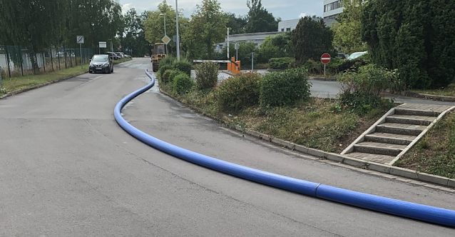 Bild: Die neuen Rohrleitungen werden f&uuml;r den Einzug vorbereitet