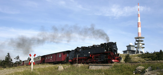 Bild: Wei&szlig;er Rauch statt schwarzer Qualm? - im Landkreis will man pr&uuml;fen lassen ob die Harzquerbahn mit einem Wasserstoffantrieb ausger&uuml;stet werden kann