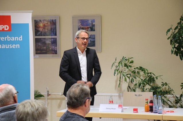 Bild: Prominenter Gast aus Erfurt: innenminister Georg Maier