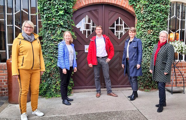 Bild: Neuer Vorstand des Verein von rechts nach links: Ulrike K&ouml;ppel, Jeannette Krey&szlig;el, Sebastian Ke&szlig;ler, Nancy Krug, Maria Ludwig