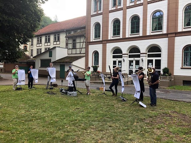 Bild: Posaunenchor im Park