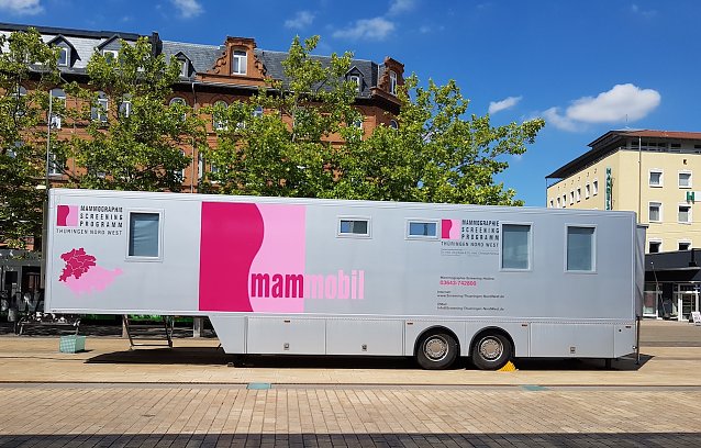 Bild: Mammobil auf dem Bahnhofsplatz in Nordhausen