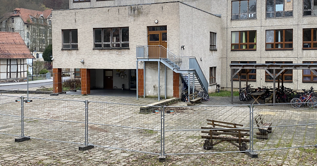 Bild: Eingez&auml;unte Gemeinschaftsunterkunft in S&uuml;lzhayn