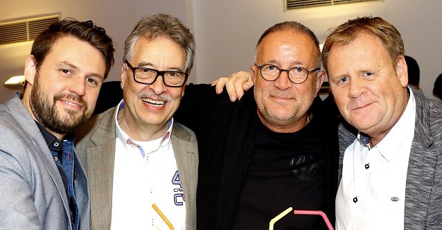 Bild: Michael John (2.v.l.) mit Wacker-Pr&auml;sident Torsten Klaus, Uwe Rollfinke und Matthias Geidel (v.l.n.r.)