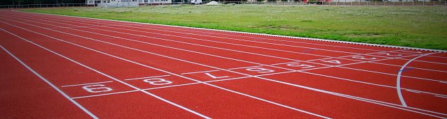 Bild: Auf die Pl&auml;tze, fertig, los: der Hohekreuz-Sportplatz ist nun auch fit f&uuml;r gr&ouml;&szlig;ere Wettk&auml;mpfe