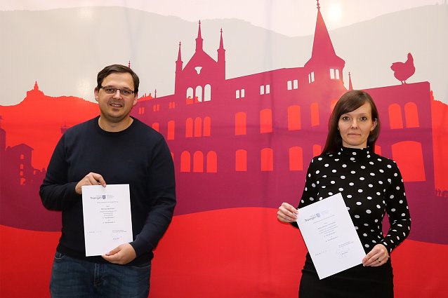 Bild: Die Wahlleiter Herr Beckmann und Frau Stiegler-Holzapfel