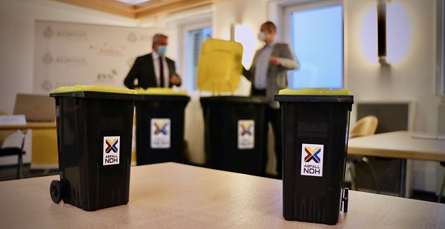 Bild: Neue Tonnen braucht das Land - ab M&auml;rz h&auml;lt die "Gelbe Tonne" Einzug im Landkreis