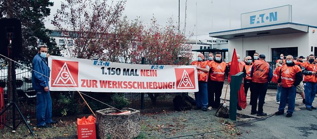 Bild: Demonstration gegen Werksschlie&szlig;ung bei Eaton im Oktober