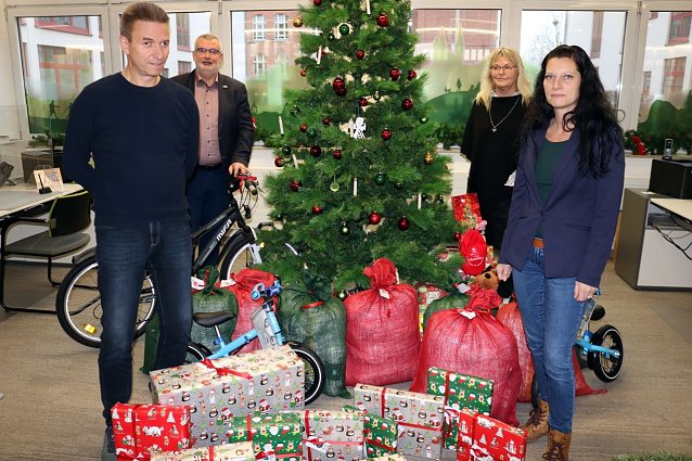 Bild: Thomas Teichmann und Kristin Lippoldt von NBV und NBW und Stefan N&uuml;&szlig;le und Roswitha Lindemann