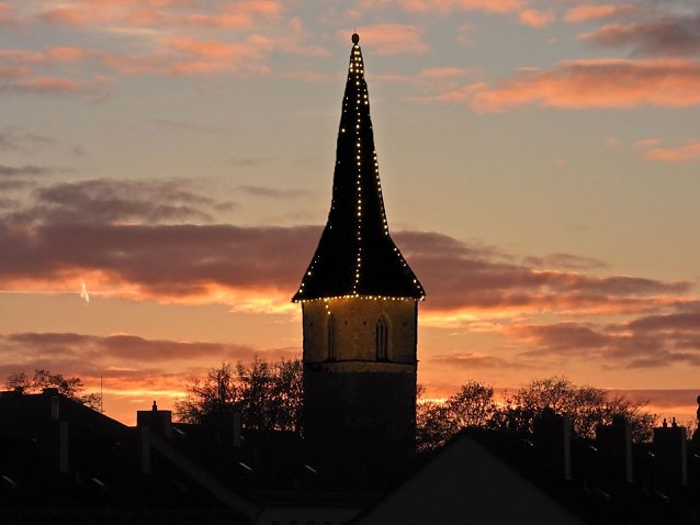 Bild: Der Petriturm im Abendrot