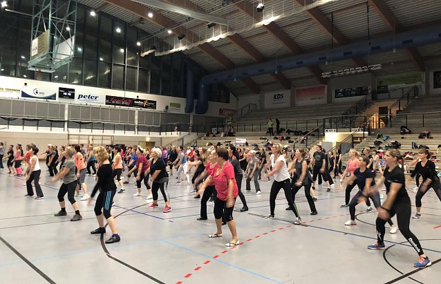 Bild: Frauensporttag in der Wiedigsburghalle: Hoffen auf November