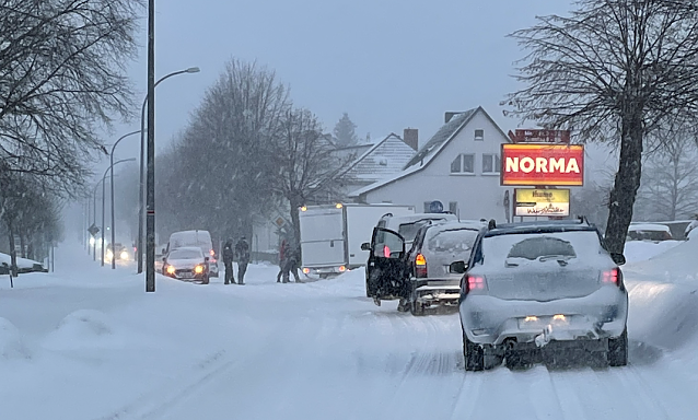 Bild: Schneechaos heute morgen in Sollstedt