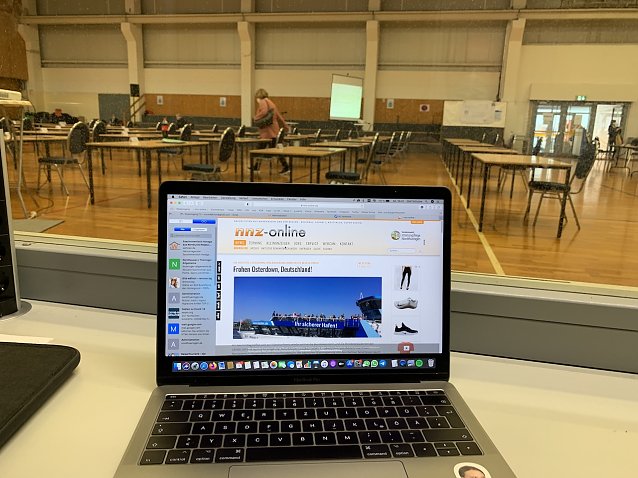 Bild: Blick in die Ballspielhalle