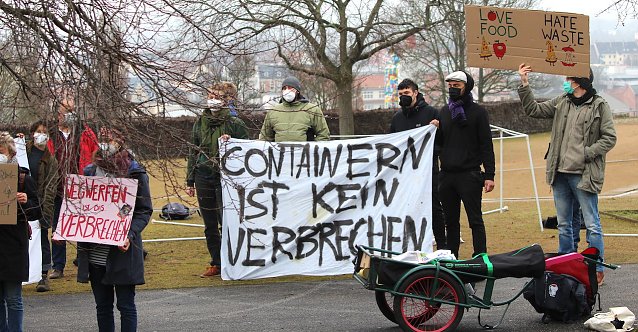 Bild: Demonstration vorm Amtsgericht