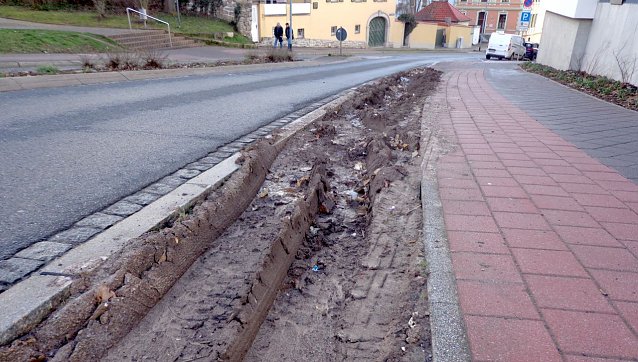 Bild: Zerfurchte Randstreifen am Hagen
