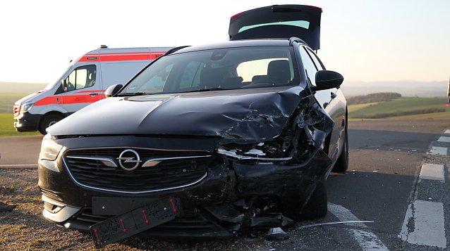 Bild: Unfall bei Hain auf der B4